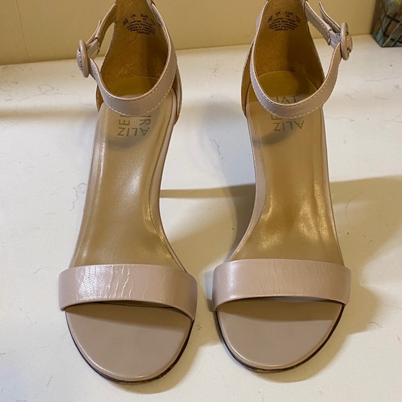 Naturalizer Nude Heels - Picture 2 of 4